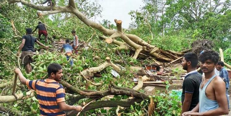 تصاویر ، دستکم 84 نفر قربانی طوفان امفان در شرق هند شدند