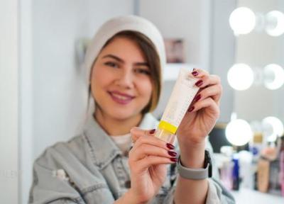 آنالیز کرم آبرسان ژنوبایوتیک مدل Oily Detoxifing؛ ضد چروک و شاداب کننده پوست